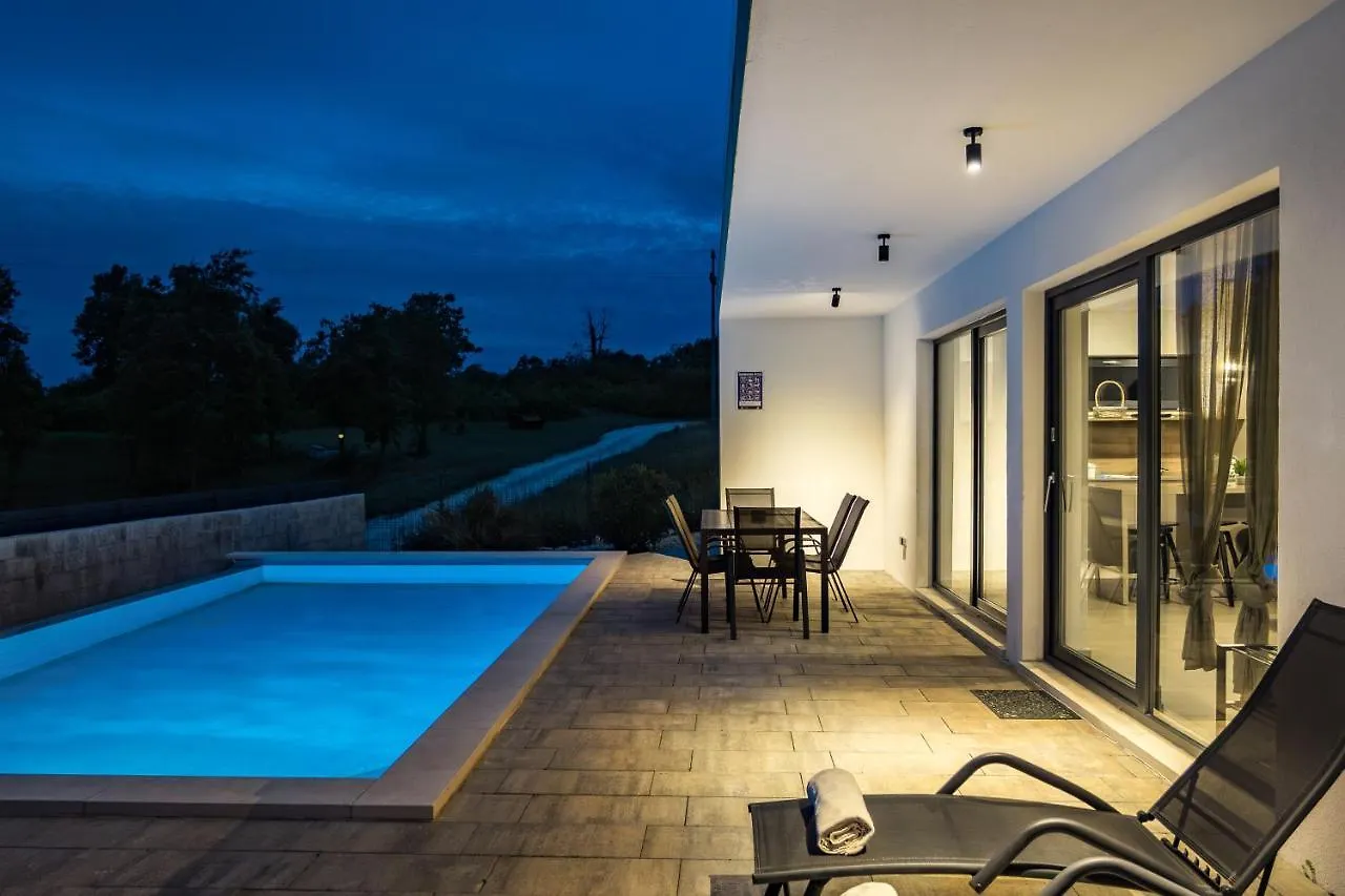 Villa Kalu 2 Filipana 0*,  Croatia